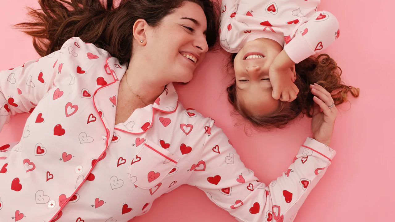 What Is the Impact of Romantic Sleepwear on How Women Feel at Night?