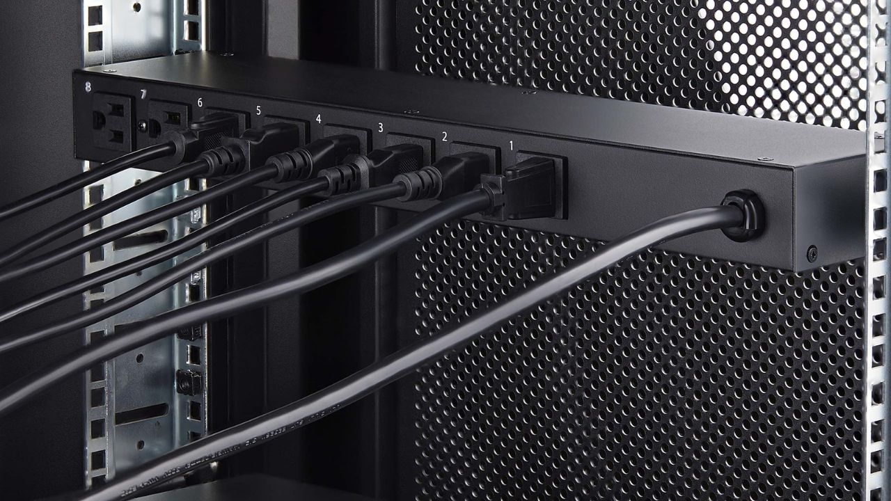 How Rack PDU Manufacturers Are Innovating for Smart Data Centers